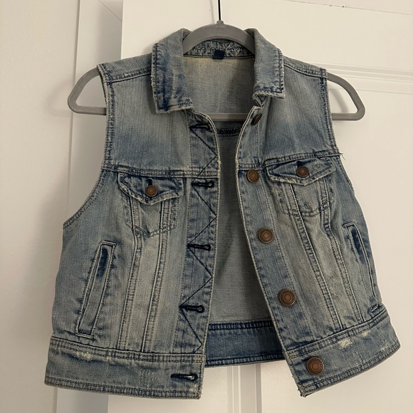 American Eagle Women’s Distressed Denim Vest Size Medium 100% Cotton - Picture 2 of 7